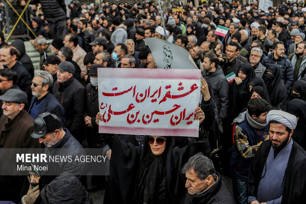 تشییع پیکر مطهر ۱۱ شهید اقتدار آذربایجان شرقی در تبریز