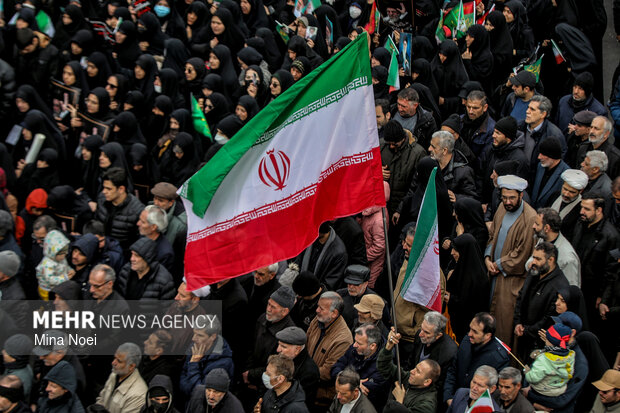 تشییع پیکر مطهر ۱۱ شهید اقتدار آذربایجان شرقی در تبریز