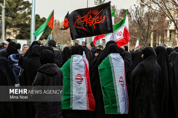 تشییع پیکر مطهر ۱۱ شهید اقتدار آذربایجان شرقی در تبریز