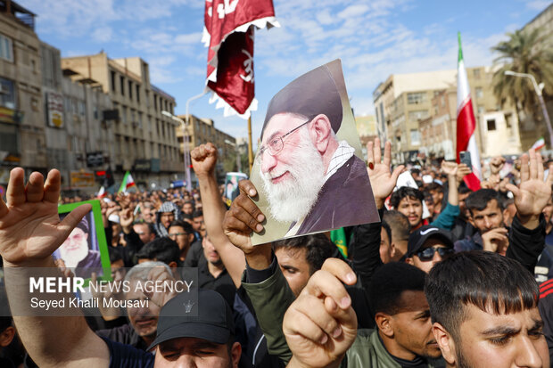 تجمع مردم اهواز در پی شهادت رهبر معظم انقلاب