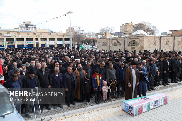 تشییع پیکر شهید «مهدی عباسی» در شهرکرد