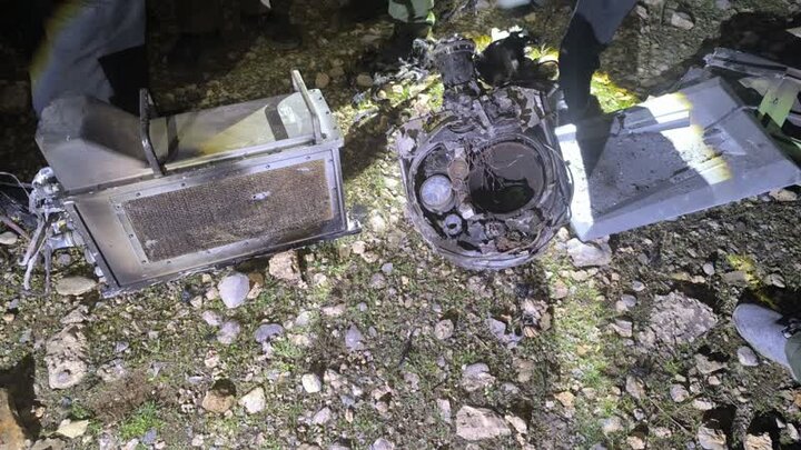 کشف هواگرد ساقط‌شده دشمن در ارتفاعات بختگان فارس