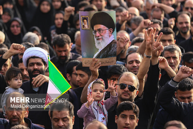 تشییع پیکر مطهر شهید تجاوز آمریکایی-صهیونیستی در یزد