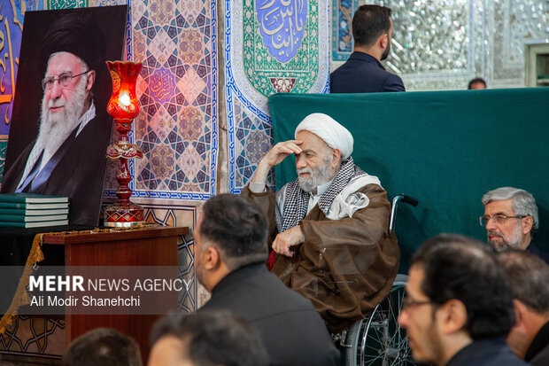 زائران رضوى سوگوار شهيد و امام اُمت