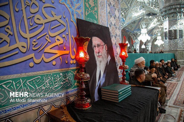 زائران رضوى سوگوار شهيد و امام اُمت