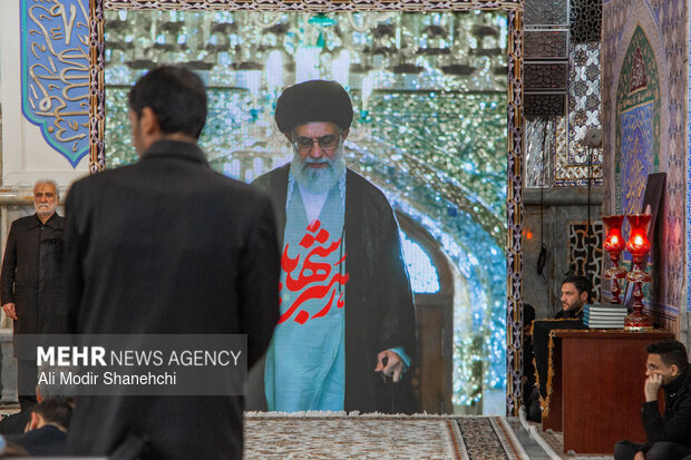زائران رضوى سوگوار شهيد و امام اُمت