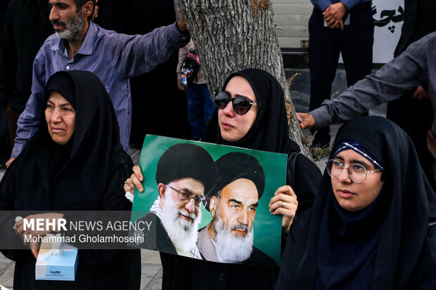 راهپیمایی عزاداران و خون خواهان رهبر شهید انقلاب در بوشهر