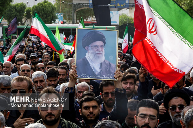 راهپیمایی عزاداران و خون خواهان رهبر شهید انقلاب در بوشهر