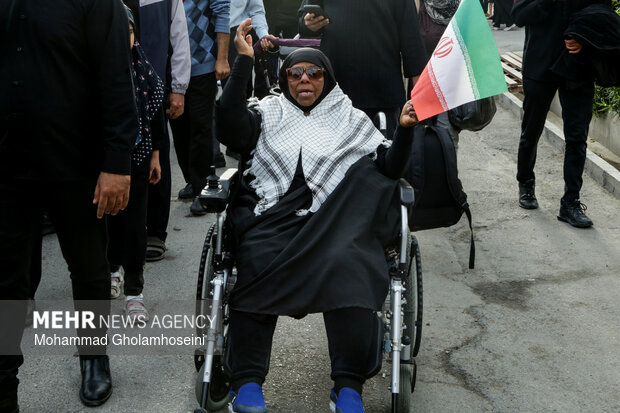 راهپیمایی عزاداران و خون خواهان رهبر شهید انقلاب در بوشهر