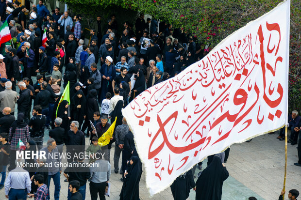 راهپیمایی عزاداران و خون خواهان رهبر شهید انقلاب در بوشهر