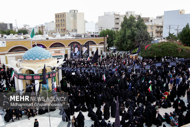 راهپیمایی عزاداران و خون خواهان رهبر شهید انقلاب در بوشهر