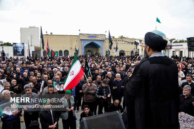 راهپیمایی عزاداران و خون خواهان رهبر شهید انقلاب در بوشهر