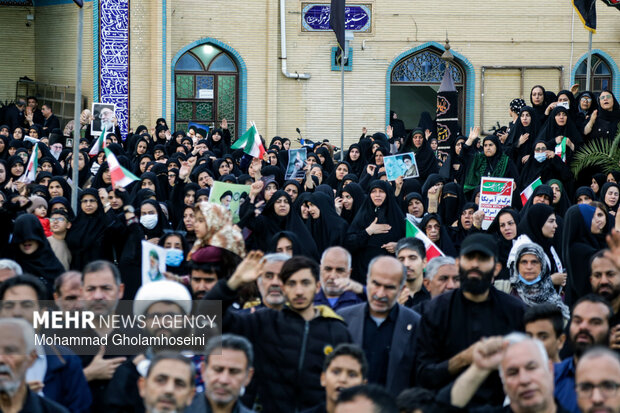 راهپیمایی عزاداران و خون خواهان رهبر شهید انقلاب در بوشهر