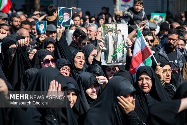 سوگواری مردم شاهرود در پی شهادت امام خامنه‌ای