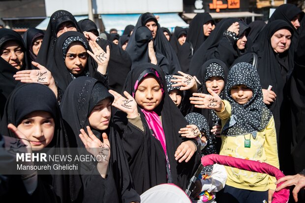 سوگواری مردم شاهرود در پی شهادت امام خامنه‌ای