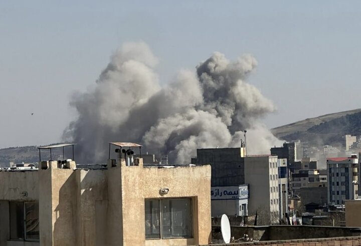 7 martyred in Israeli airstrike on vehicles in Urmia