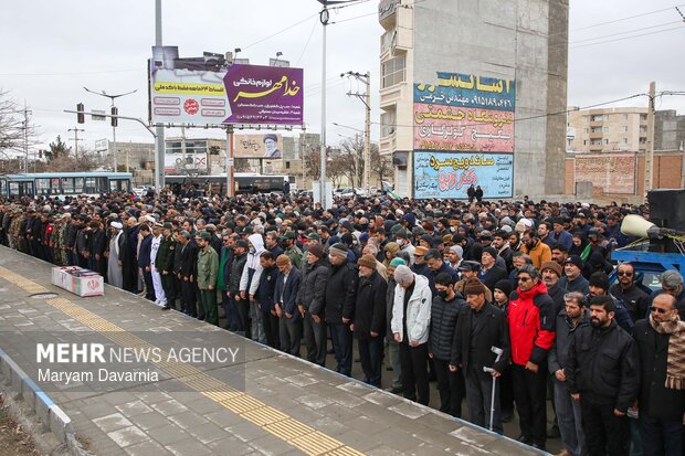 مراسم تشییع و خاکسپاری شهید «جواد ابراهیمی» در شیروان