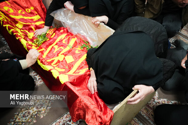 وداع خانواده ها با شهدای گیلانی حملات آمریکایی و صهیونیستی
