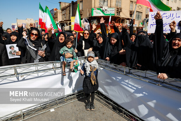 تشییع پیکر ۳ شهید حملات آمریکایی - صهیونی در اهواز