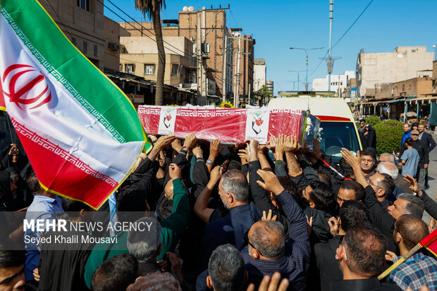 پیکر شهید مدافع میهن «محمدمهدی زواری» در ورامین تشییع شد