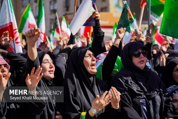 تشییع پیکر ۳ شهید حملات آمریکایی - صهیونی در اهواز
