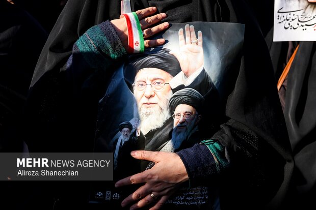 دسته عزاداری نوجوانان و جوانان در سوگ رهبر شهید در گیلان