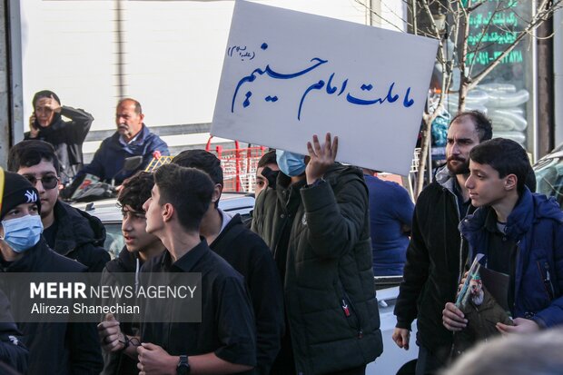 دسته عزاداری نوجوانان و جوانان در سوگ رهبر شهید در گیلان