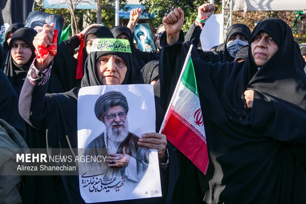 دسته عزاداری نوجوانان و جوانان در سوگ رهبر شهید در گیلان