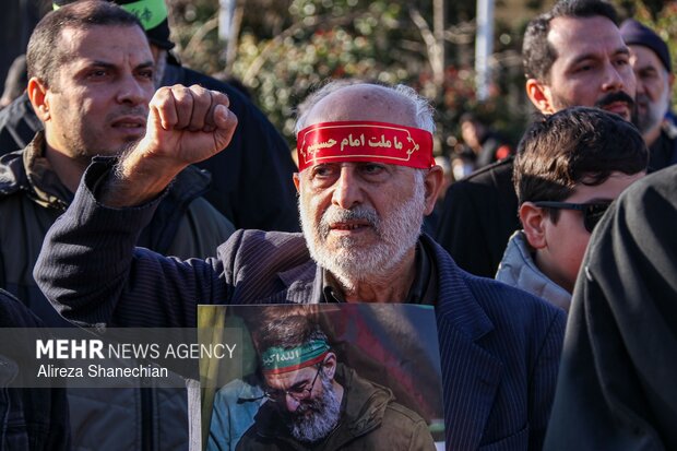 دسته عزاداری نوجوانان و جوانان در سوگ رهبر شهید در گیلان
