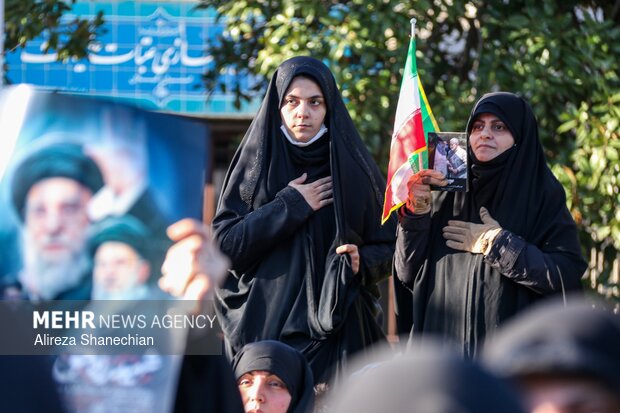 دسته عزاداری نوجوانان و جوانان در سوگ رهبر شهید در گیلان