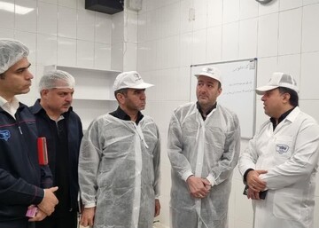 تلاش و جدیت کارگران خدوم واحدهای تولیدی ستودنی است
