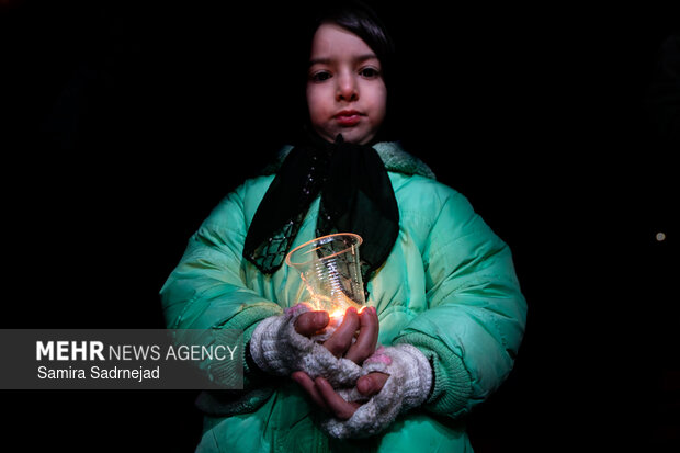 عزاداری و تجمع مردمی در سوگ رهبر شهید در میدان انقلاب تهران