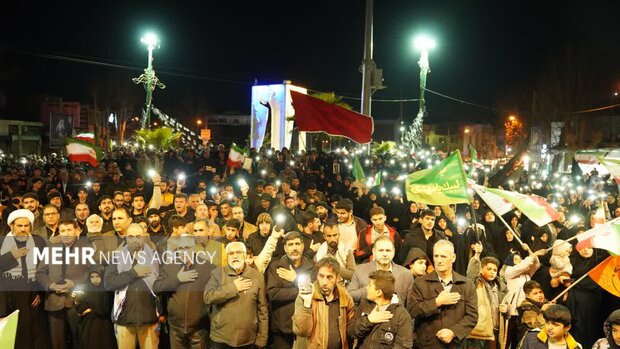 اجتماع شبانه کوهدشتی‌ها و دلفانی‌ها در سوگ رهبر شهید ملت