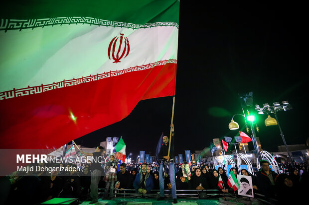 تجمع حماسی مردم ولایی دارالعباده یزد در خون‌خواهی امام شهید انقلاب