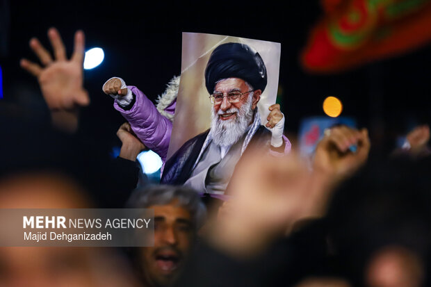 تجمع حماسی مردم ولایی دارالعباده یزد در خون‌خواهی امام شهید انقلاب
