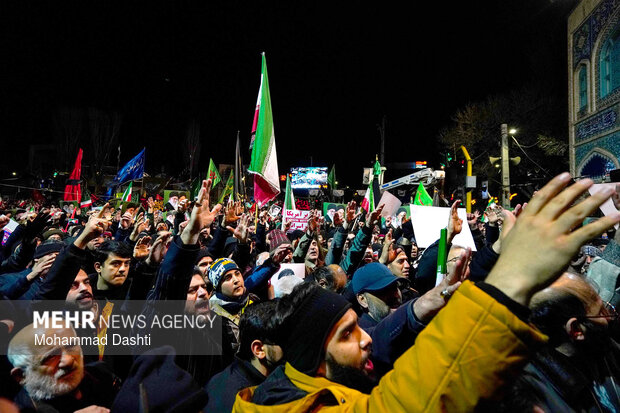 سومین شب اجتماع سوگواران شهادت امام خامنه‌ای در اردبیل
