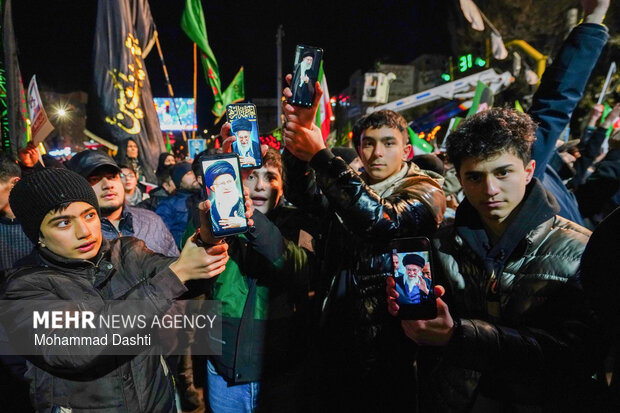 سومین شب اجتماع سوگواران شهادت امام خامنه‌ای در اردبیل
