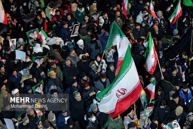 سومین شب اجتماع سوگواران شهادت امام خامنه‌ای در اردبیل