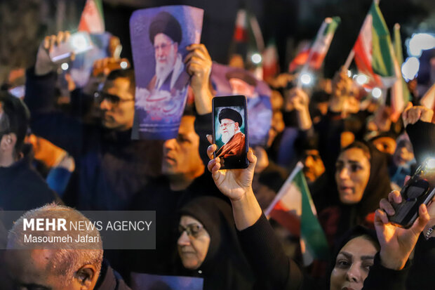 مراسم وداع با شهدای اقتدار در سومین تجمع شبانه مردم ساری