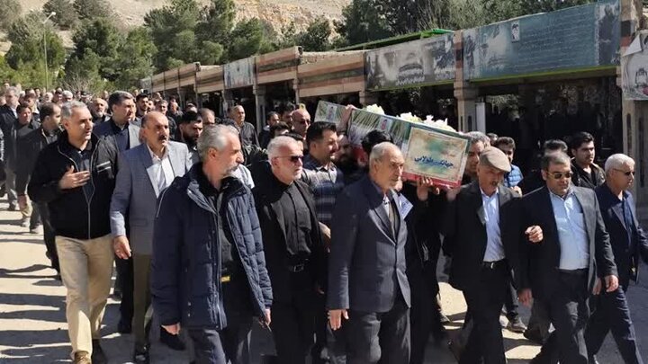 پیکر شهید «جهانگیر طولابی» در خرم‌آباد تشییع شد