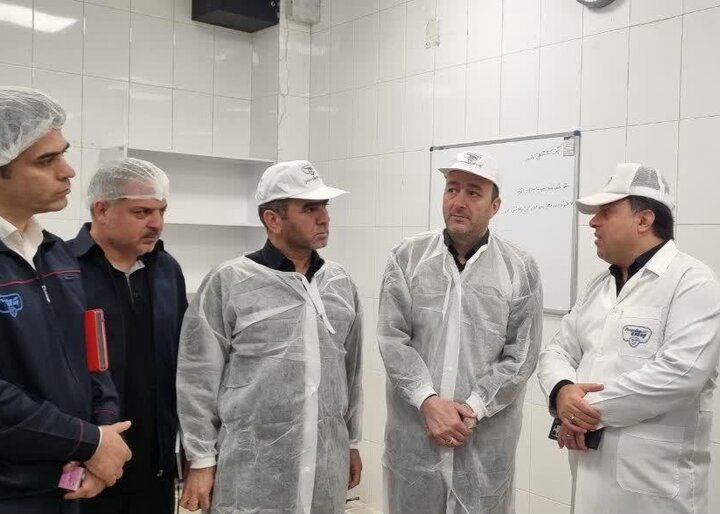 تلاش و جدیت کارگران خدوم واحدهای تولیدی ستودنی است