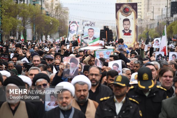 تشییع پیکر مطهر ۸ شهید اقتدار ایران اسلامی در مشهد