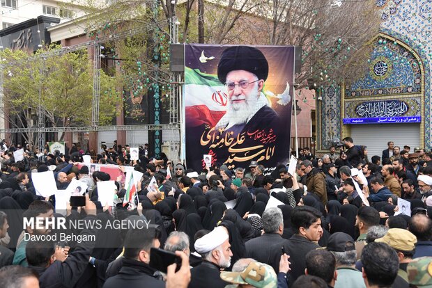 تشییع پیکر مطهر ۸ شهید اقتدار ایران اسلامی در مشهد