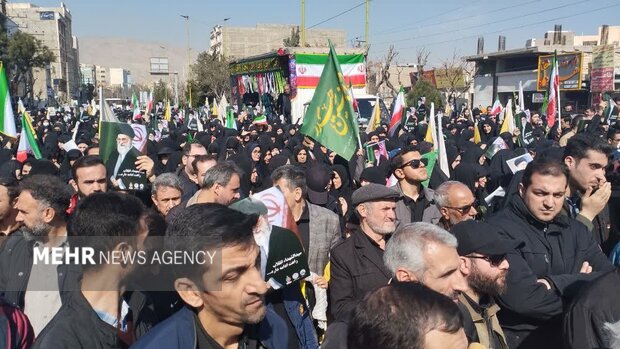 تشییع پیکر سه شهید تجاوز آمریکایی ـ صهیونیستی در شهرقدس برگزار شد