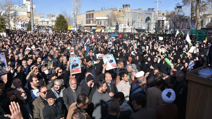 تشییع پیکر مطهر ۱۱ شهید مدافع وطن با حضور گسترده مردم در قروه