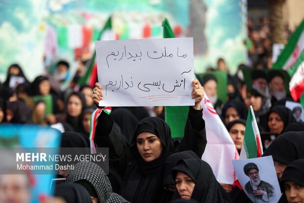 تجمع برزگ عاشورایی مردم اردبیل در سوگ رهبر شهید