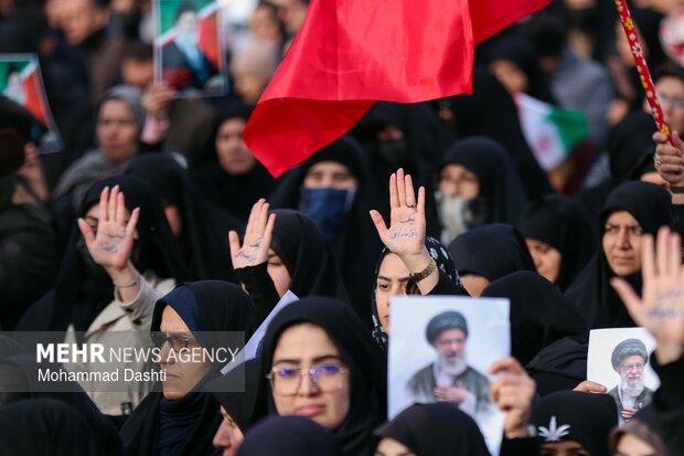 تجمع برزگ عاشورایی مردم اردبیل در سوگ رهبر شهید