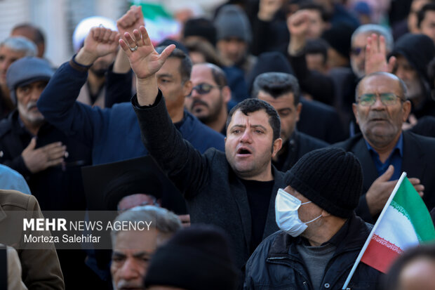 تشییع پیکر شهید «حمیدرضا انصاری اردلی» در شهرکرد
