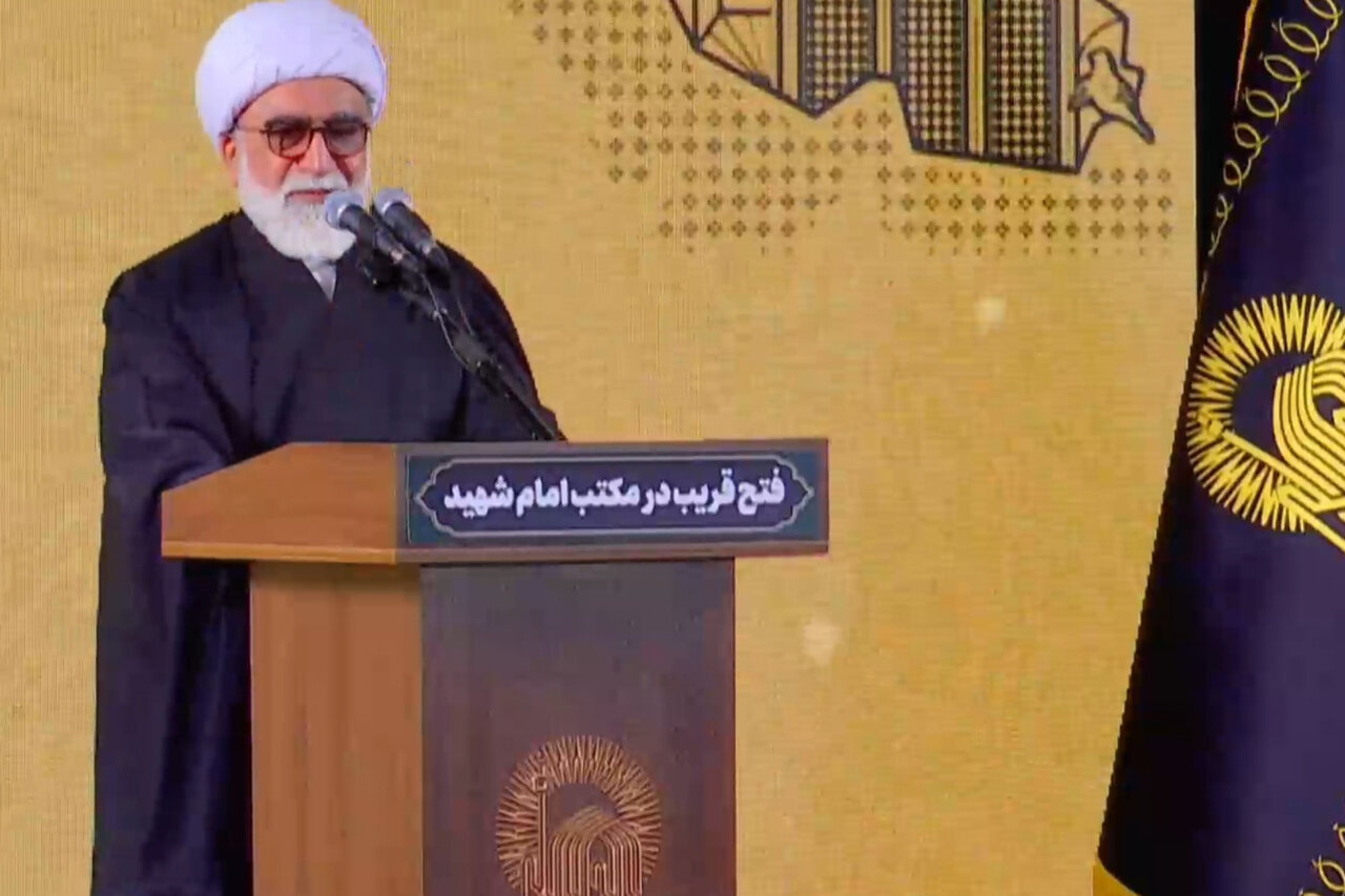 رهبر شهید حوزه را یک ظرفیت بی بدیل برای جامعه اسلامی می دانستند