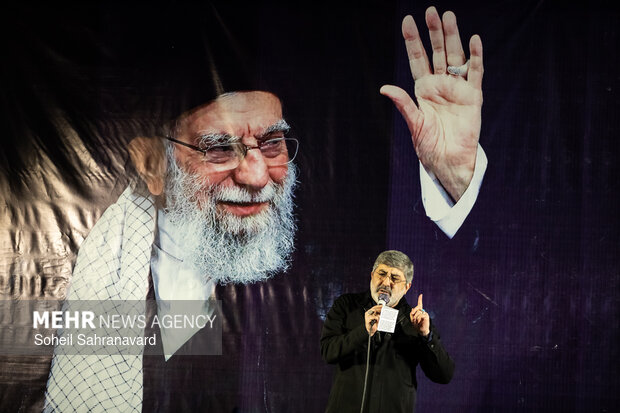 عزاداری و تجمع مردمی در سوگ رهبر شهید در میدان شهدای هفتم تیر تهران